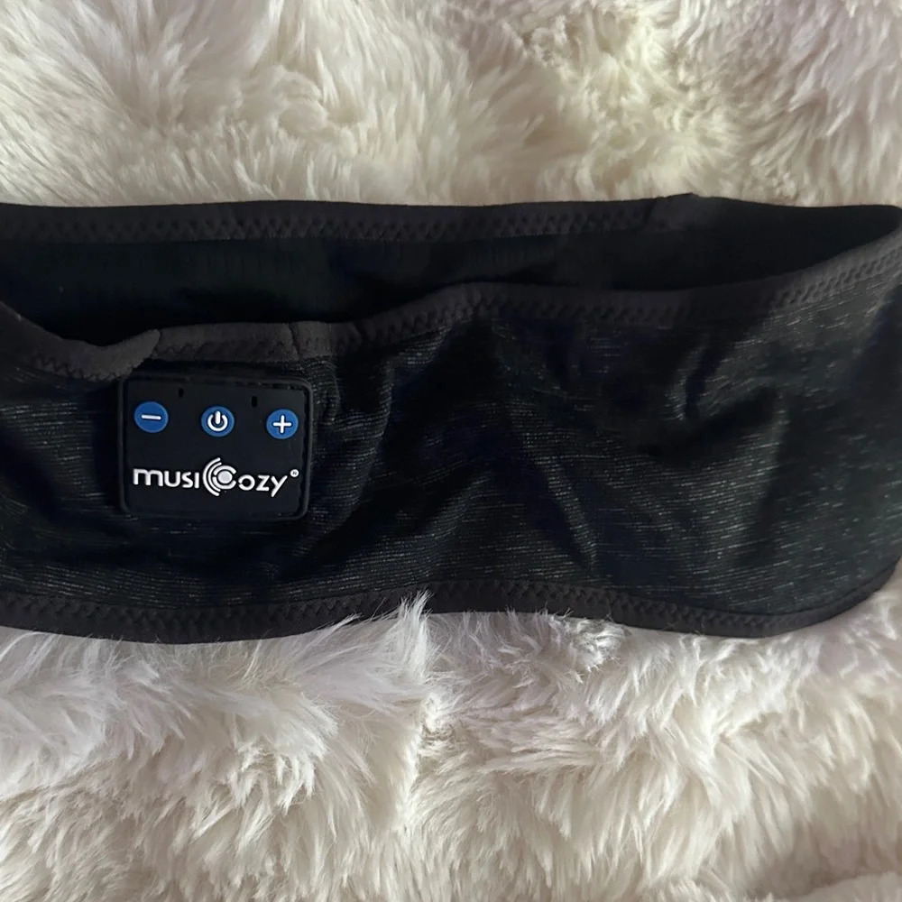 Black Wireless Sports Headwear